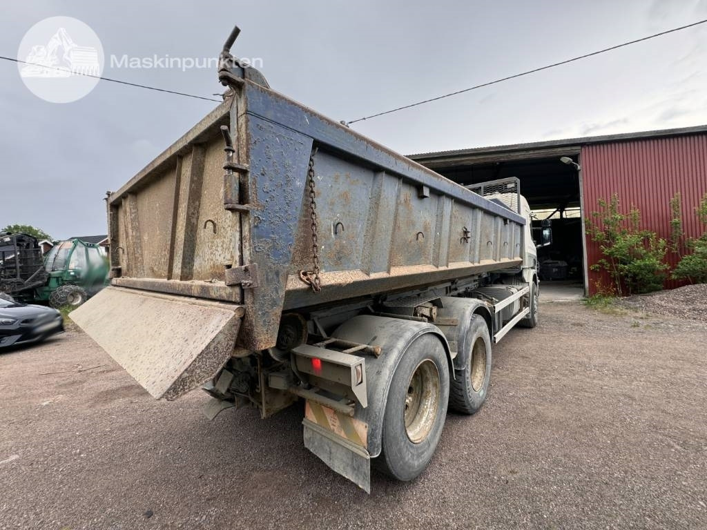 Scania P 124-360 - Hook lift truck: picture 5 Scania P 124-360 - Hook lift truck: picture 5