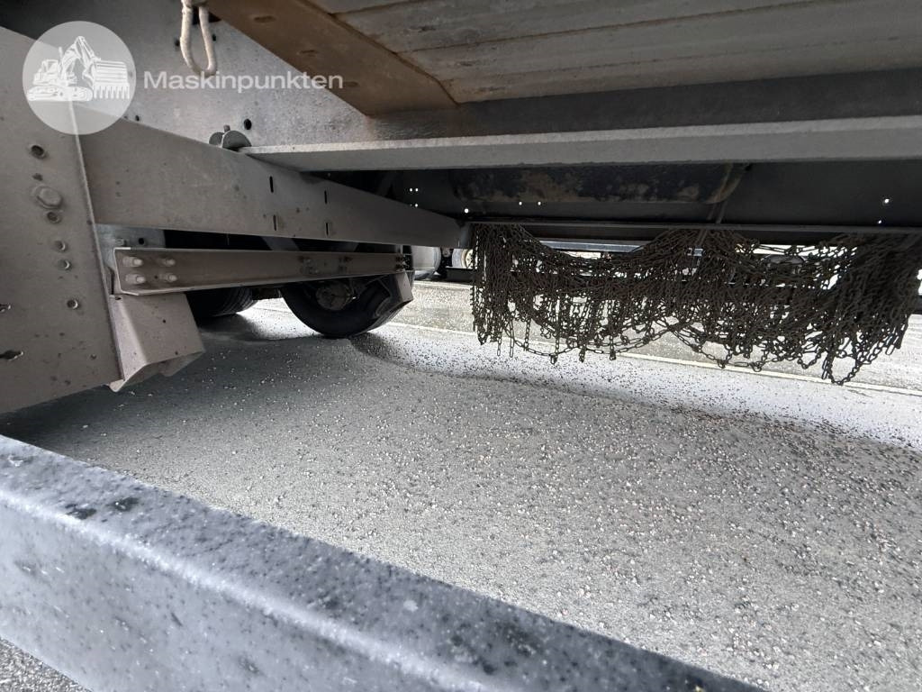 Curtainsider semi-trailer Schmitz Cargobull SCB S3: picture 16