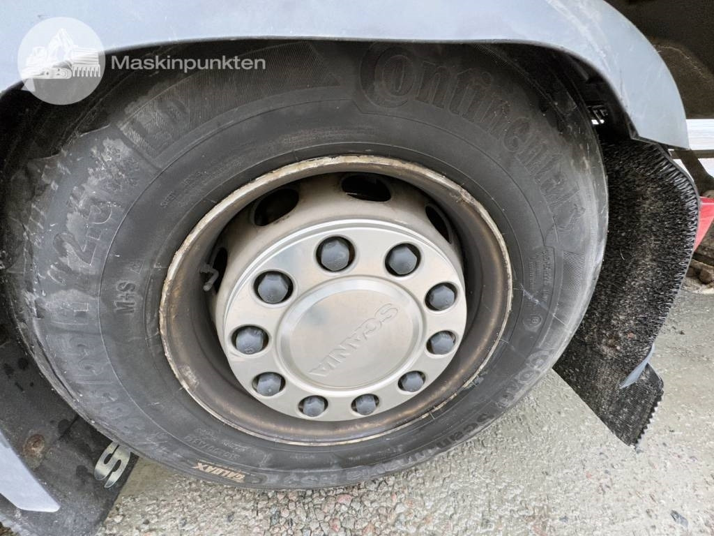Tractor unit Scania P 450: picture 30