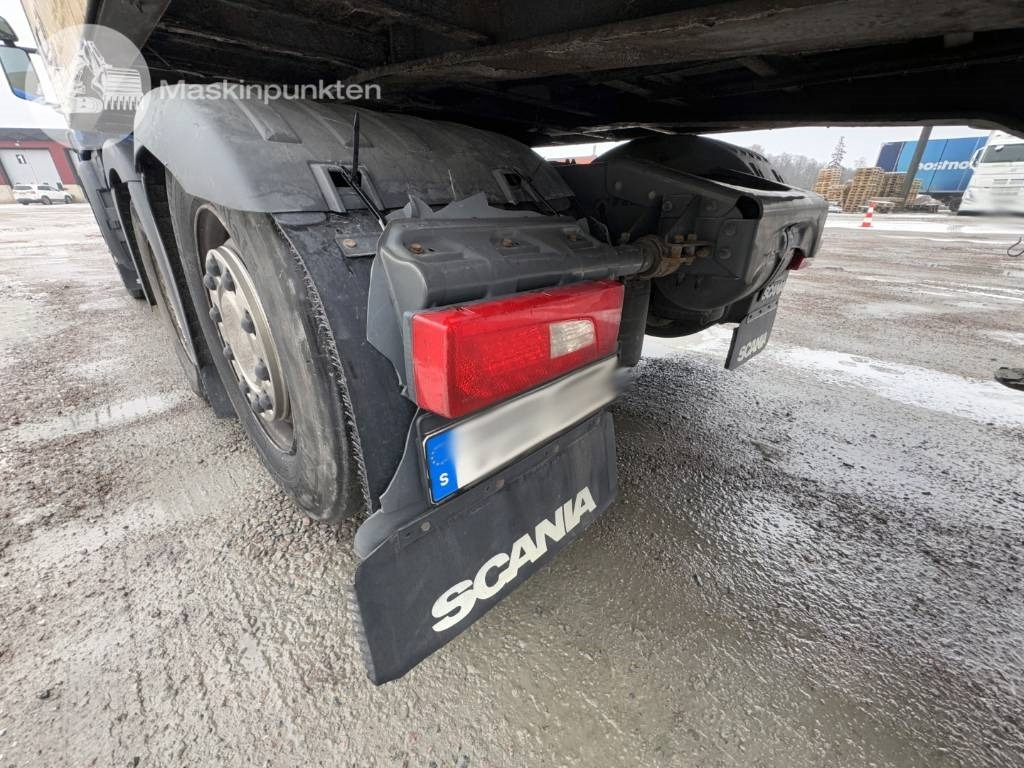 Tractor unit Scania P 450: picture 31