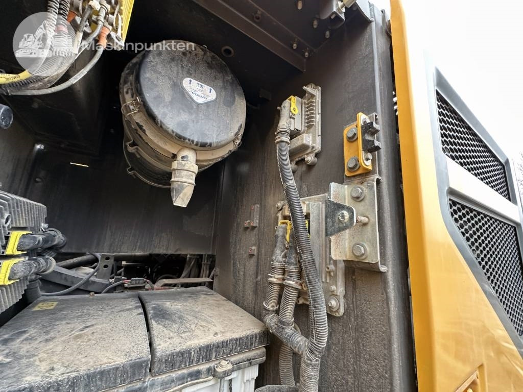 Crawler excavator Volvo EC 300 EL: picture 40