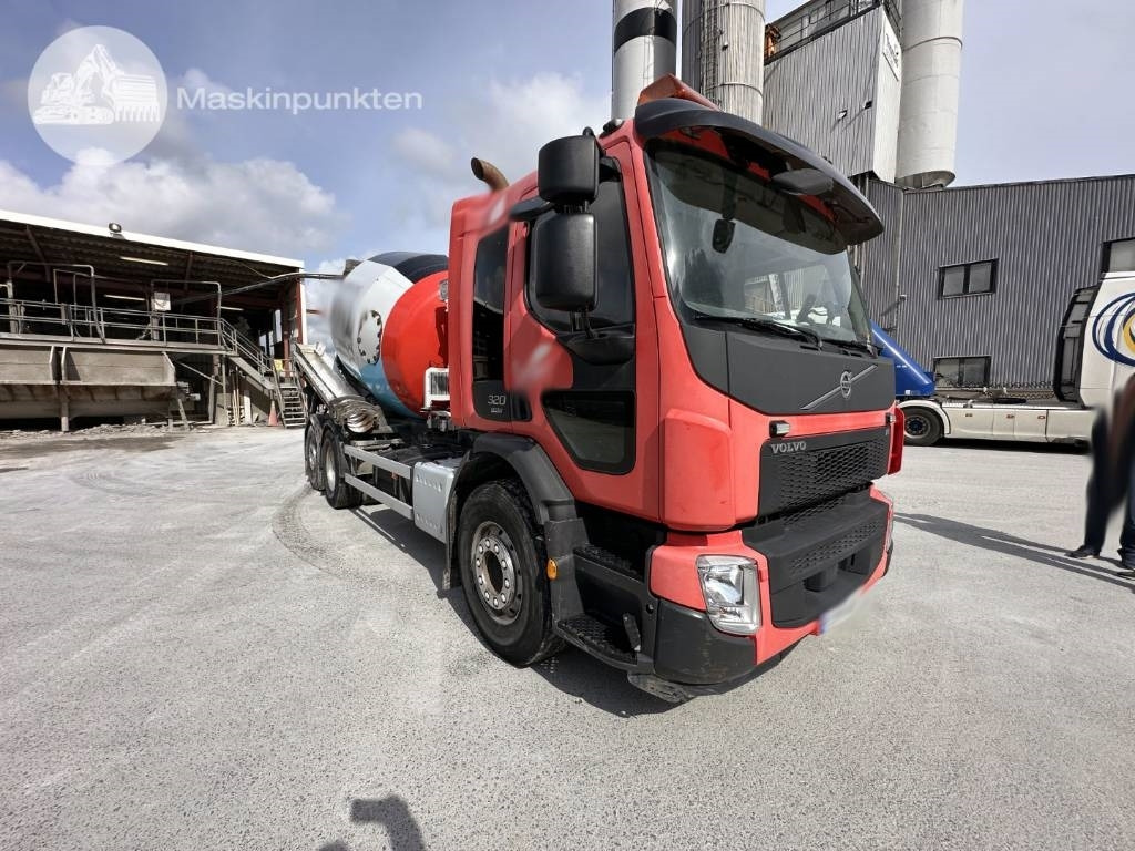 Volvo FE 320 - Concrete mixer truck: picture 5 Volvo FE 320 - Concrete mixer truck: picture 5