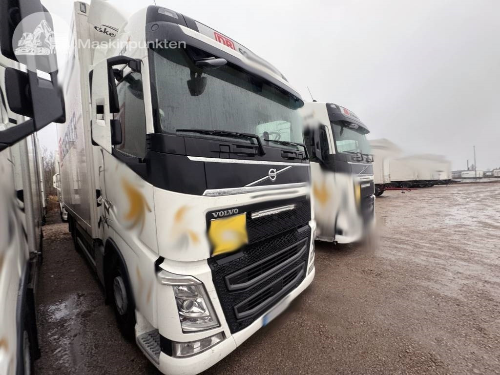 Volvo FH 500 - Box truck: picture 2 Volvo FH 500 - Box truck: picture 2