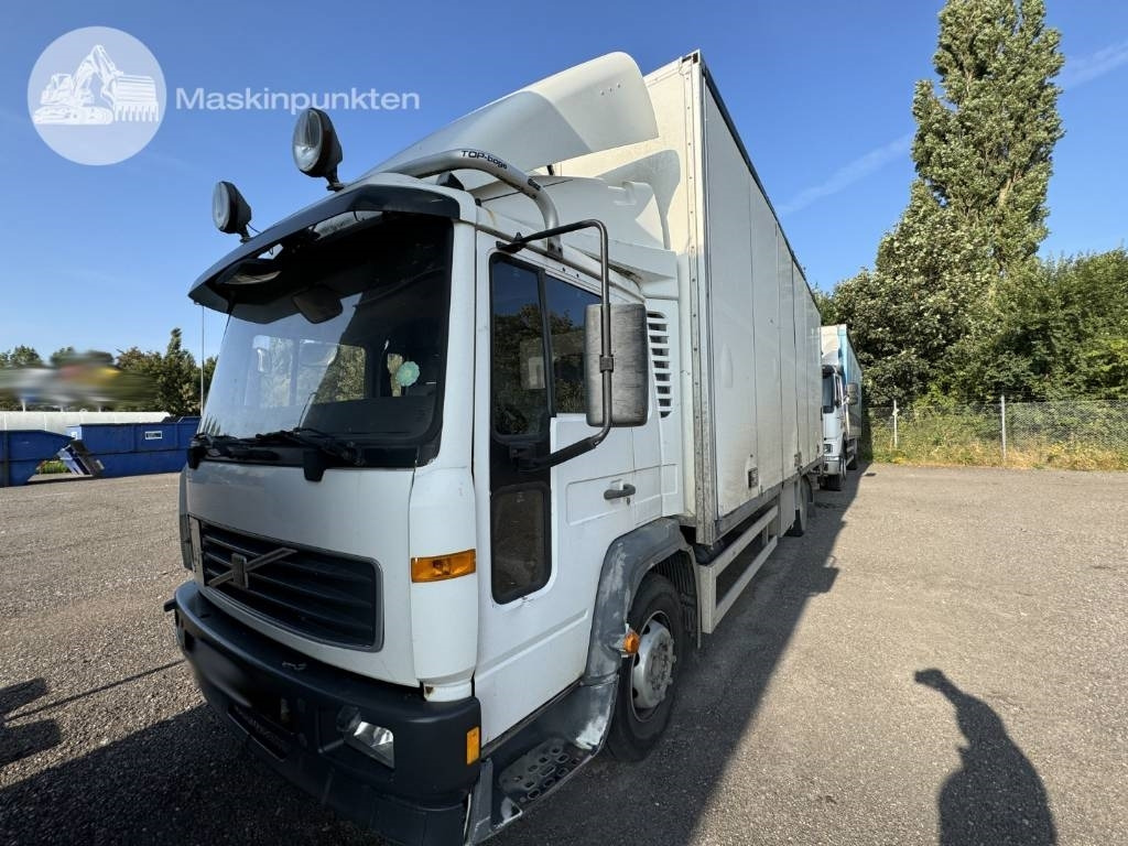 Volvo FL6 220 - Box truck: picture 2 Volvo FL6 220 - Box truck: picture 2