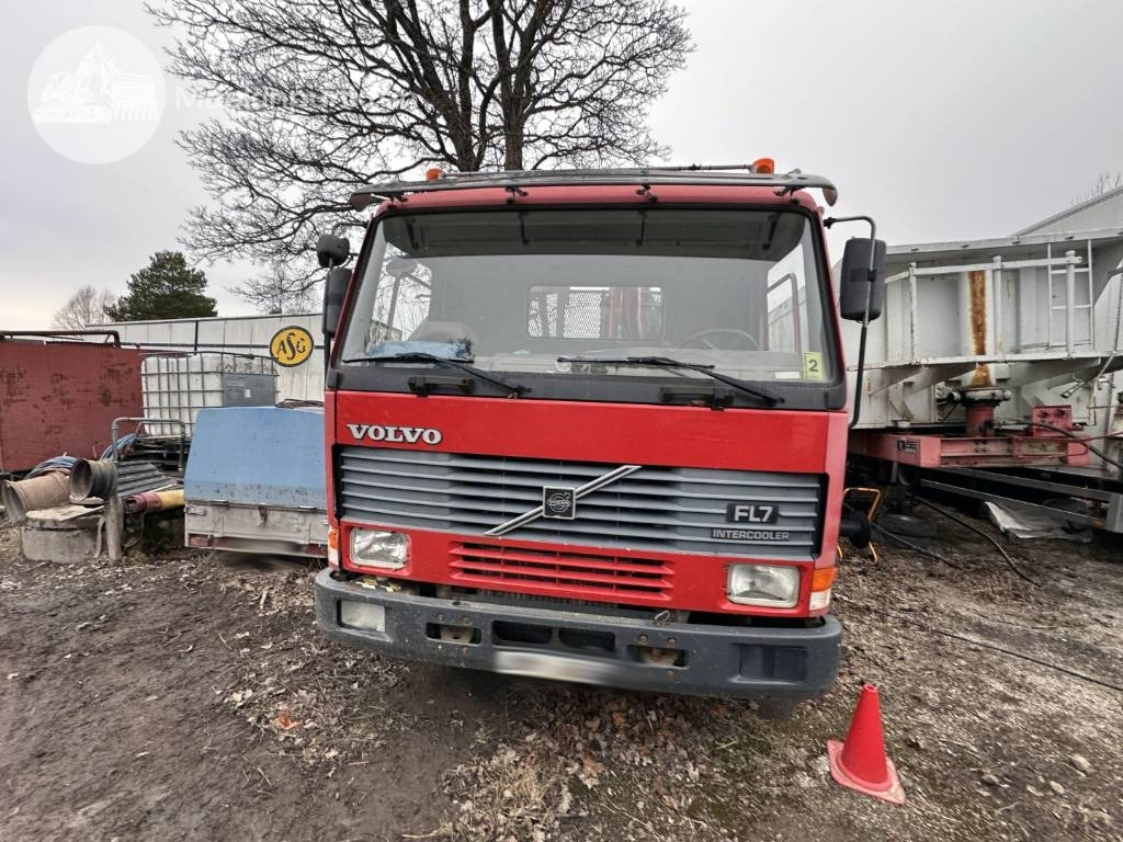 Volvo FL7 - Crane truck: picture 3 Volvo FL7 - Crane truck: picture 3