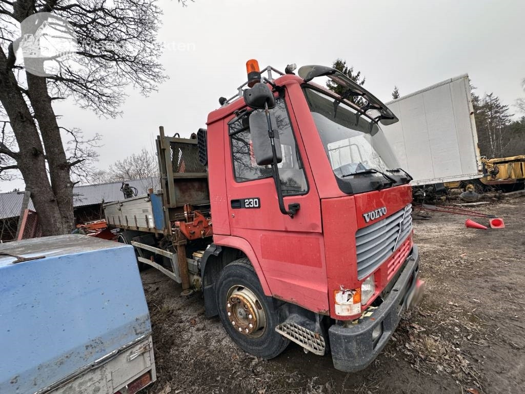 Volvo FL7 - Crane truck: picture 1 Volvo FL7 - Crane truck: picture 1