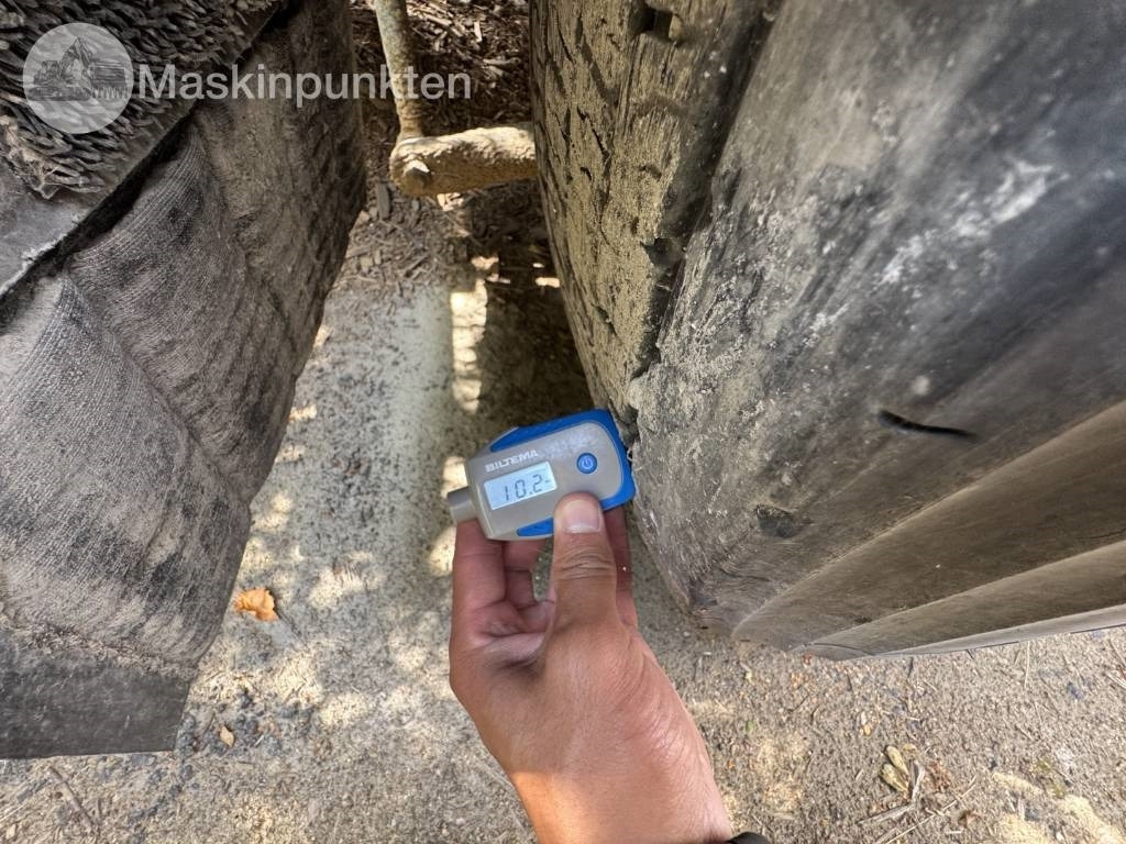 Container transporter/ Swap body truck Volvo FM 440 CAMELEONT + BERFLAK + BETONGBLANDARE: picture 18