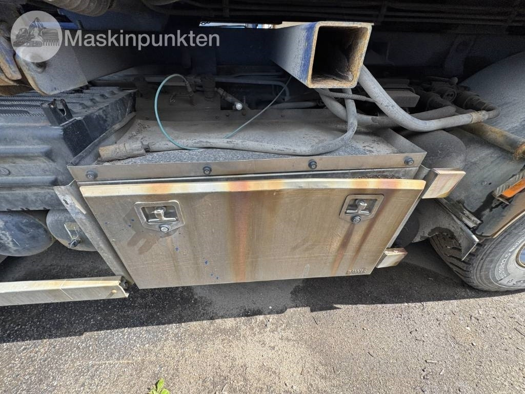 Container transporter/ Swap body truck Volvo FM 440 CAMELEONT + BERFLAK + BETONGBLANDARE: picture 8