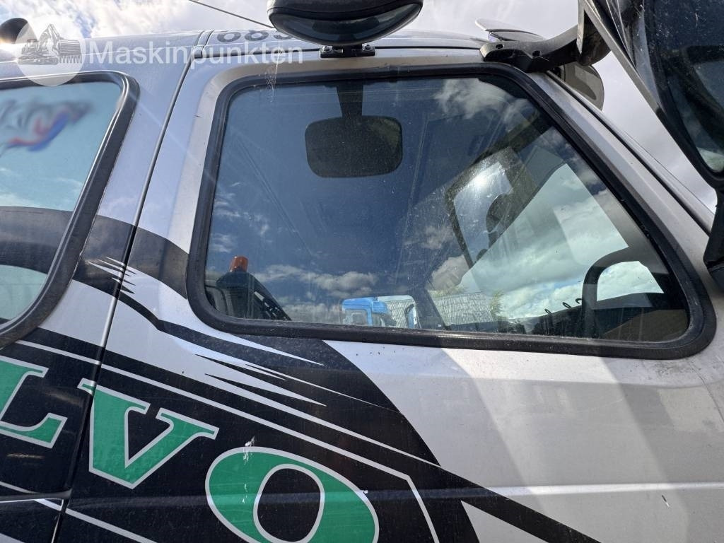 Container transporter/ Swap body truck Volvo FM 440 CAMELEONT + BERFLAK + BETONGBLANDARE: picture 27