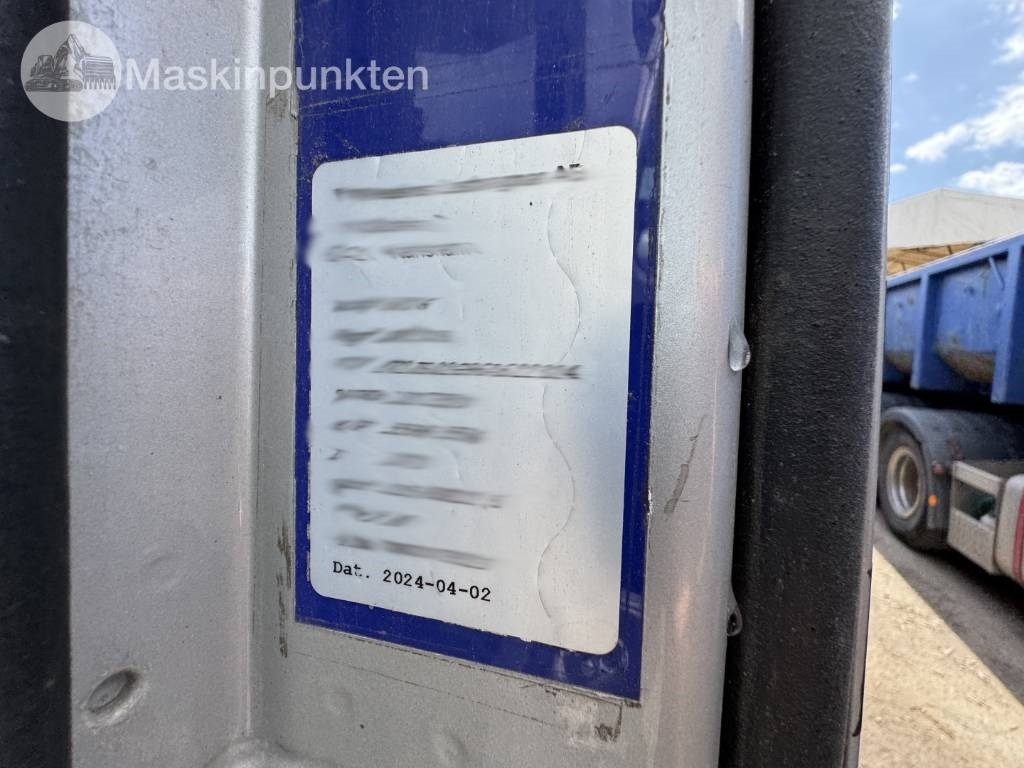 Container transporter/ Swap body truck Volvo FM 440 CAMELEONT + BERFLAK + BETONGBLANDARE: picture 31