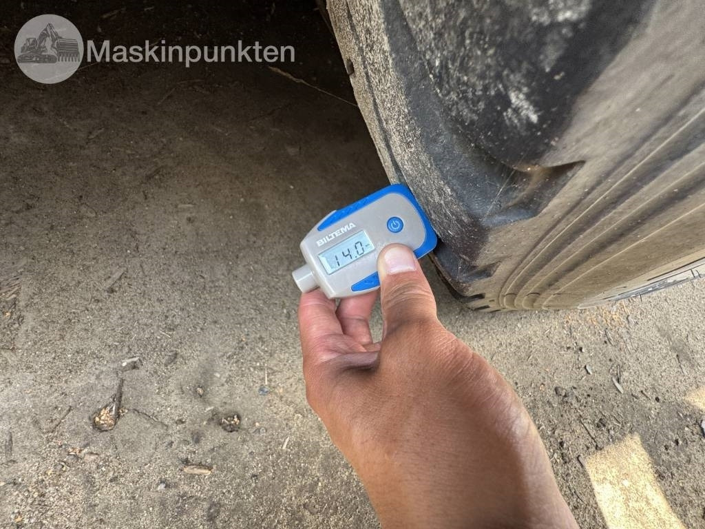 Container transporter/ Swap body truck Volvo FM 440 CAMELEONT + BERFLAK + BETONGBLANDARE: picture 20