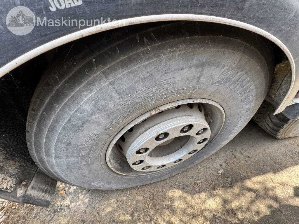 Container transporter/ Swap body truck Volvo FM 440 CAMELEONT + BERFLAK + BETONGBLANDARE: picture 19