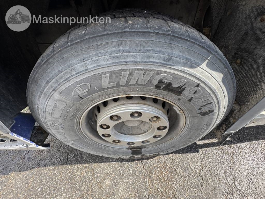 Container transporter/ Swap body truck Volvo FM 440 CAMELEONT + BERFLAK + BETONGBLANDARE: picture 6