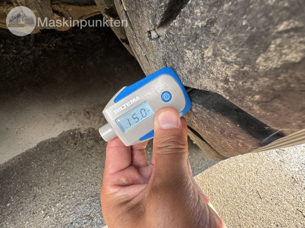 Container transporter/ Swap body truck Volvo FM 440 CAMELEONT + BERFLAK + BETONGBLANDARE: picture 11