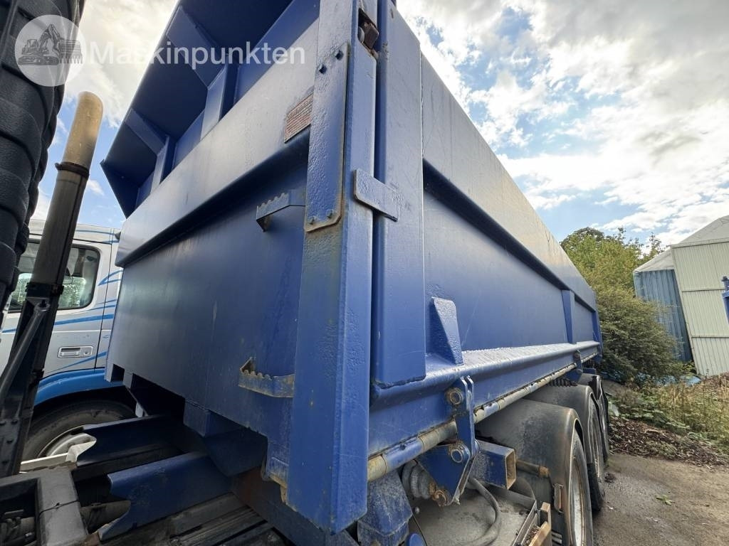 Container transporter/ Swap body truck Volvo FM 440 CAMELEONT + BERFLAK + BETONGBLANDARE: picture 42