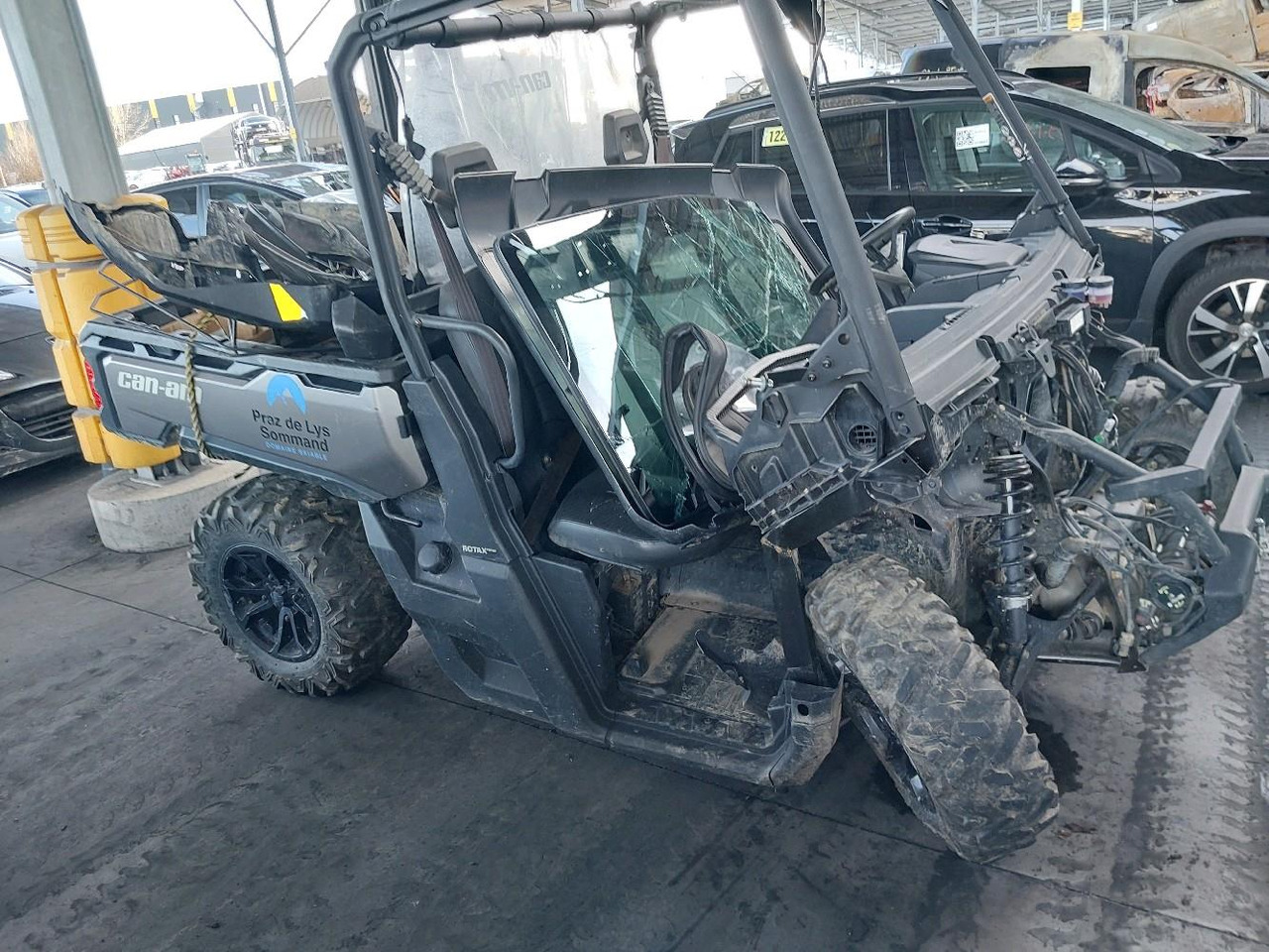 CAN-AM DEFENDER MD10 1000 XT - Side-by-side/ ATV: picture 3 CAN-AM DEFENDER MD10 1000 XT - Side-by-side/ ATV: picture 3