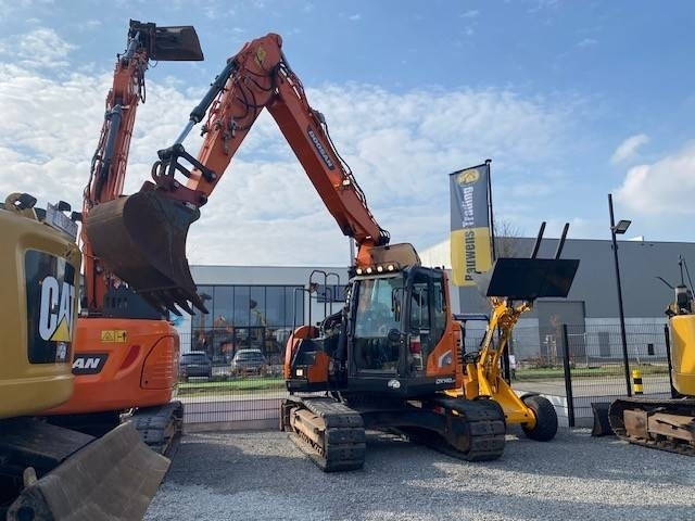 Crawler excavator Hitachi 135 US-6: picture 33