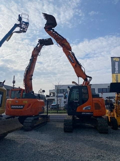 Crawler excavator Hitachi 135 US-6: picture 31