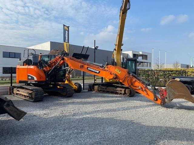 Crawler excavator Hitachi 135 US-6: picture 23