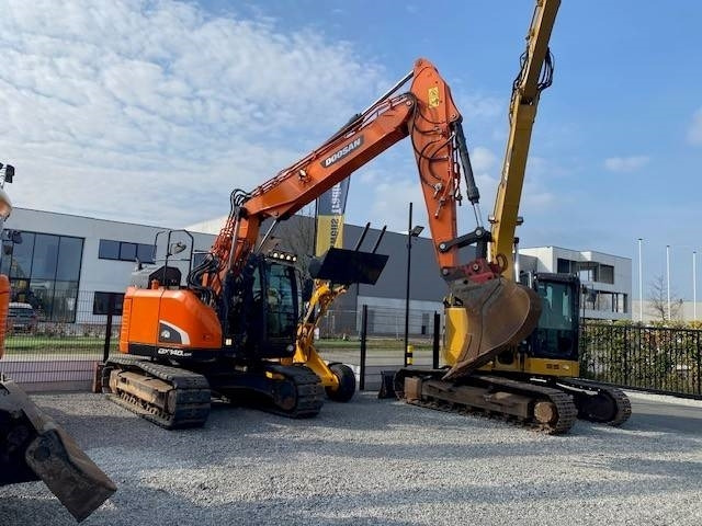 Crawler excavator Hitachi 135 US-6: picture 25