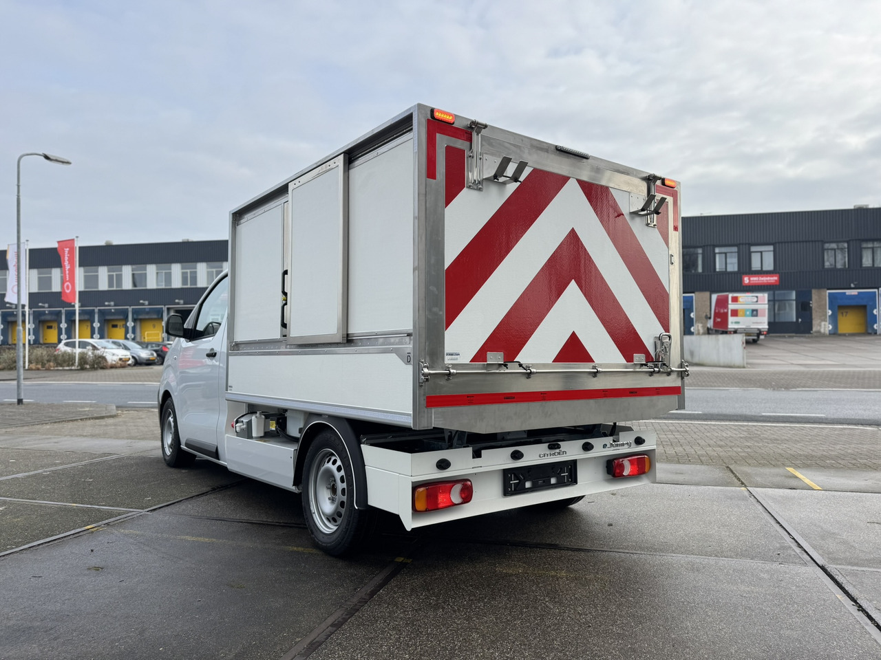 Citroen E-Jumpy veegvuil zijbelader seitenlader mullfahrzeug - Tipper van, Electric van: picture 4 Citroen E-Jumpy veegvuil zijbelader seitenlader mullfahrzeug - Tipper van, Electric van: picture 4