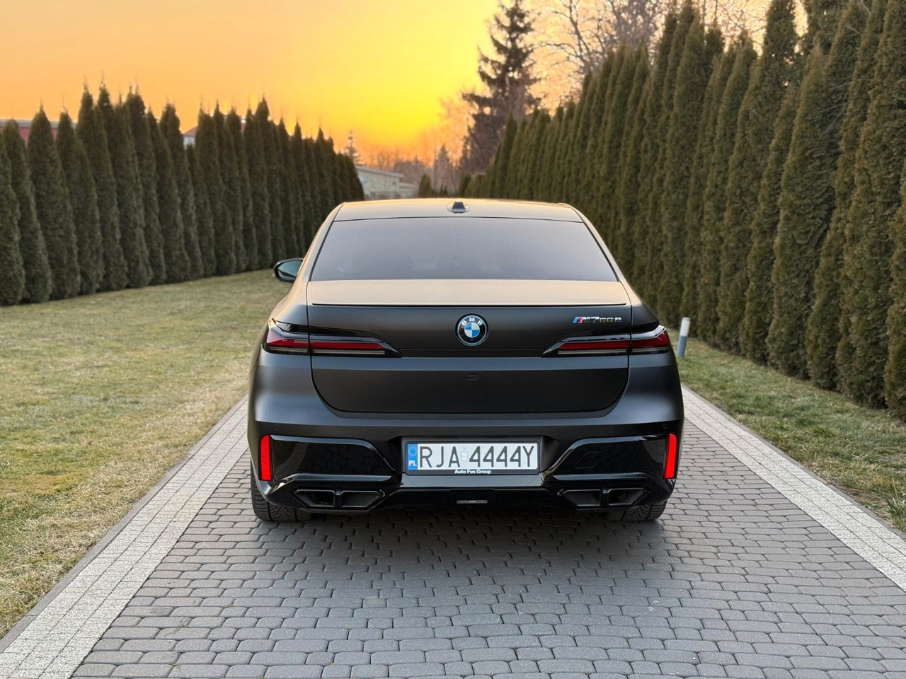BMW M760 Baureihe 7 Lim M760 e xDrive - Sedan: picture 5 BMW M760 Baureihe 7 Lim M760 e xDrive - Sedan: picture 5