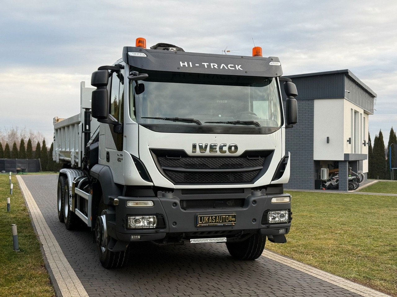 Iveco TRAKKER 450 6X4 DOUBLE HYDRO-BOARD HIAB - Crane truck: picture 2 Iveco TRAKKER 450 6X4 DOUBLE HYDRO-BOARD HIAB - Crane truck: picture 2