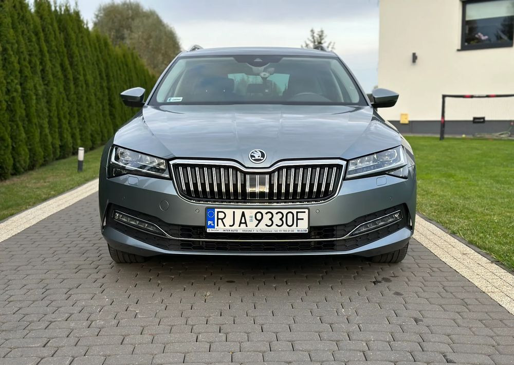 Skoda Superb 2.0 TDI SCR Style DSG - Station wagon: picture 2 Skoda Superb 2.0 TDI SCR Style DSG - Station wagon: picture 2