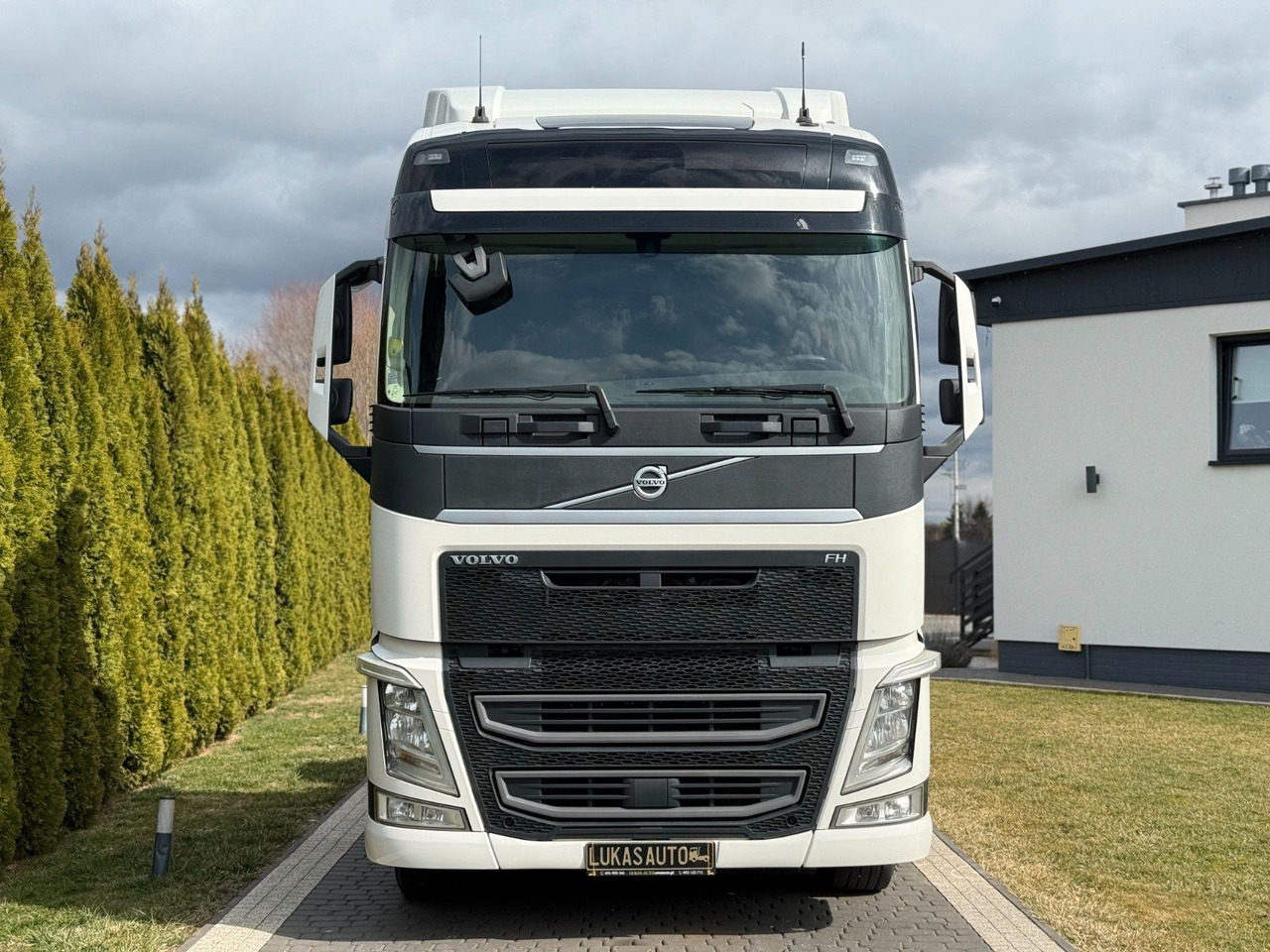 Volvo FH 500 AUTOMATIC TWO TANKS - Tractor unit: picture 2 Volvo FH 500 AUTOMATIC TWO TANKS - Tractor unit: picture 2