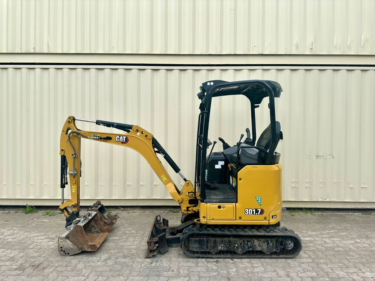 CAT 301.7 CR / 2022 BJ / 656 H / 3 x Löffel - Mini excavator: picture 5 CAT 301.7 CR / 2022 BJ / 656 H / 3 x Löffel - Mini excavator: picture 5
