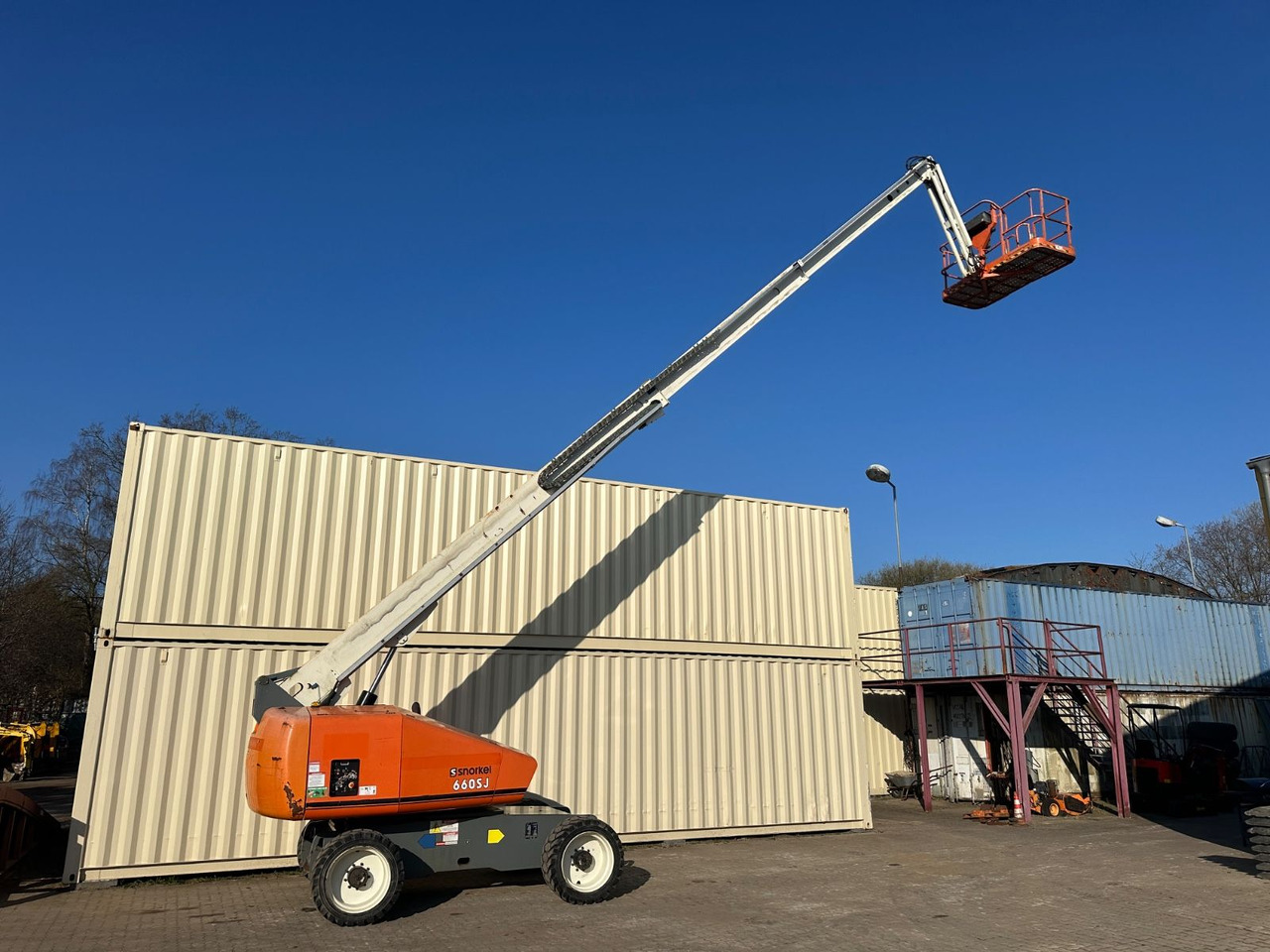 Snorkel 660SJ 4x4 / 22 Meter / 2019 BJ / 2.495 H - Truck mounted aerial platform: picture 3 Snorkel 660SJ 4x4 / 22 Meter / 2019 BJ / 2.495 H - Truck mounted aerial platform: picture 3