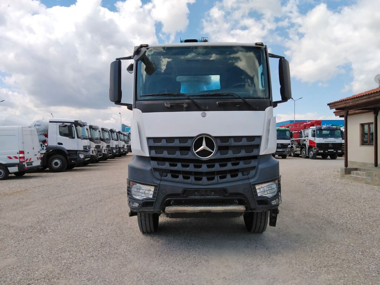 Mercedes-Benz AROCS 4140 CIFA MAGNUM MK28.4L 8X6 - Mixer pump truck: picture 2 Mercedes-Benz AROCS 4140 CIFA MAGNUM MK28.4L 8X6 - Mixer pump truck: picture 2