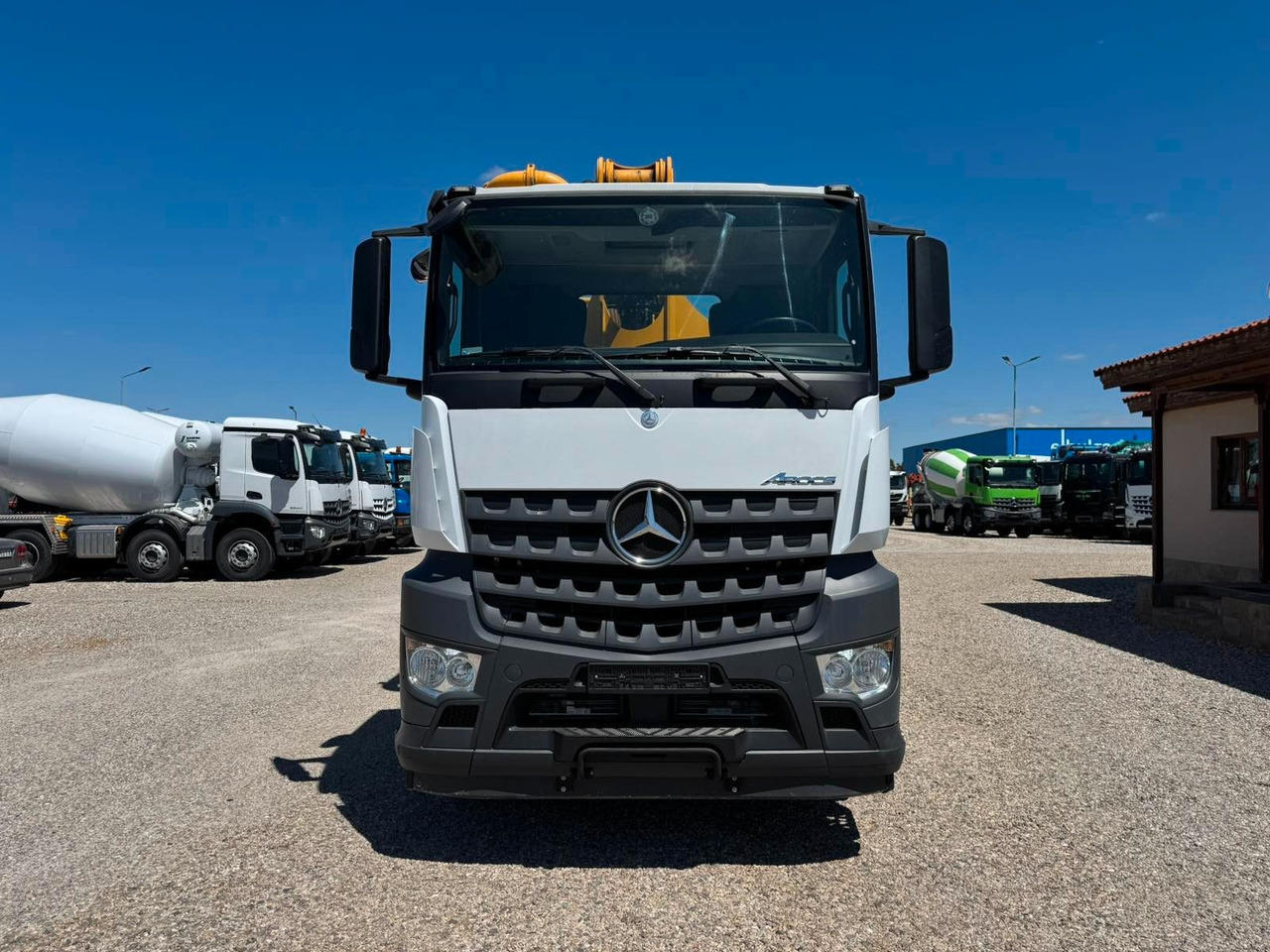 Mercedes-Benz AROCS 4442 SCHWING S43SX - Concrete pump truck: picture 2 Mercedes-Benz AROCS 4442 SCHWING S43SX - Concrete pump truck: picture 2