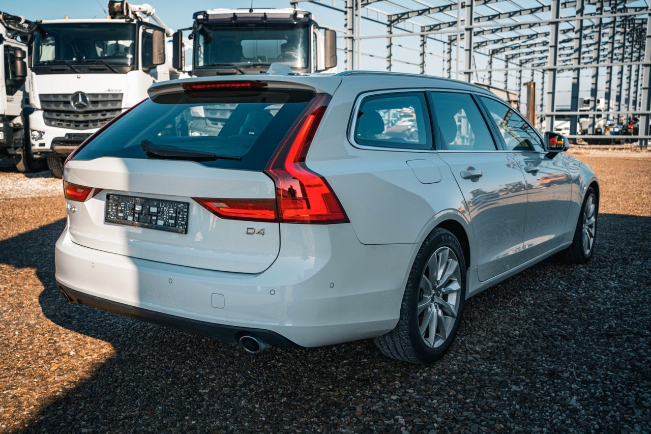 Car Volvo V90 D4 Momentum 2.0D: picture 6