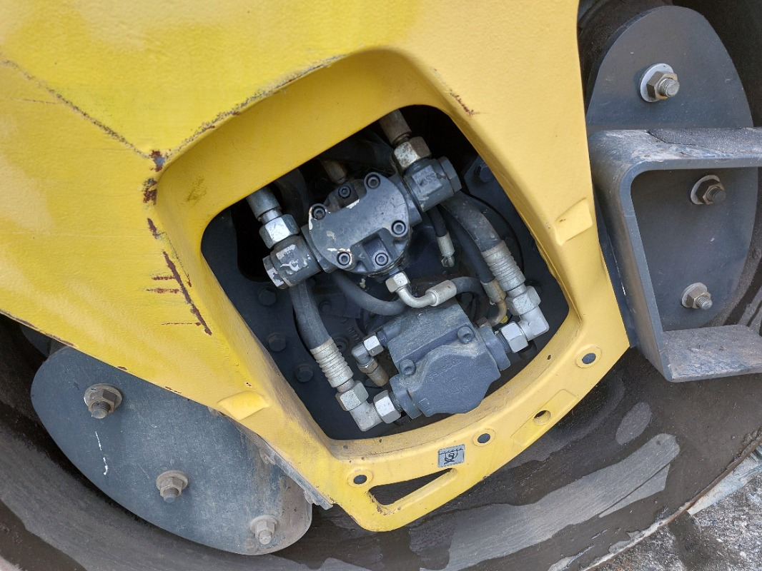 BOMAG DE BW 151 AD-4 AM Tier 3 - Roller: picture 4 BOMAG DE BW 151 AD-4 AM Tier 3 - Roller: picture 4