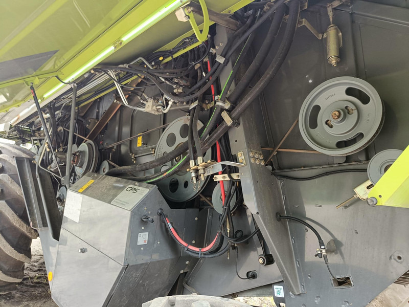 Combine harvester Claas Tucano 480 V750: picture 7
