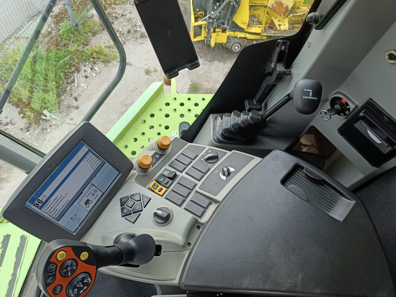 Combine harvester Claas Tucano 480 V750: picture 14
