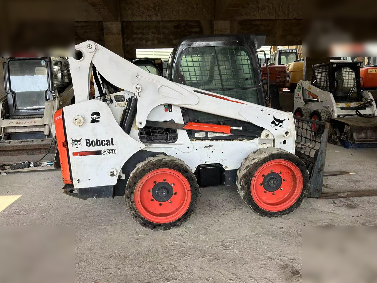 BOBCAT S750 - Skid steer loader: picture 1 BOBCAT S750 - Skid steer loader: picture 1