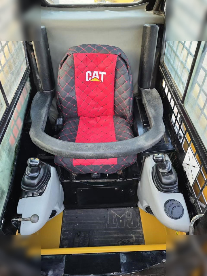 CATERPILLAR 226B - Skid steer loader: picture 2 CATERPILLAR 226B - Skid steer loader: picture 2
