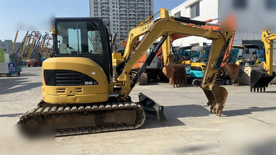 CATERPILLAR 304C - Mini excavator: picture 1 CATERPILLAR 304C - Mini excavator: picture 1