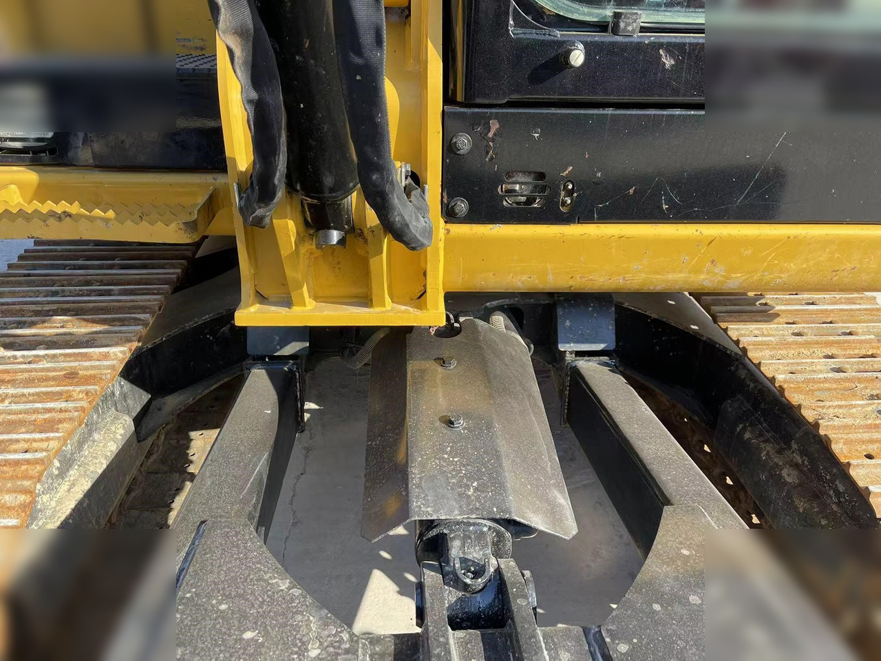 Mini excavator CATERPILLAR 305.5E2: picture 11