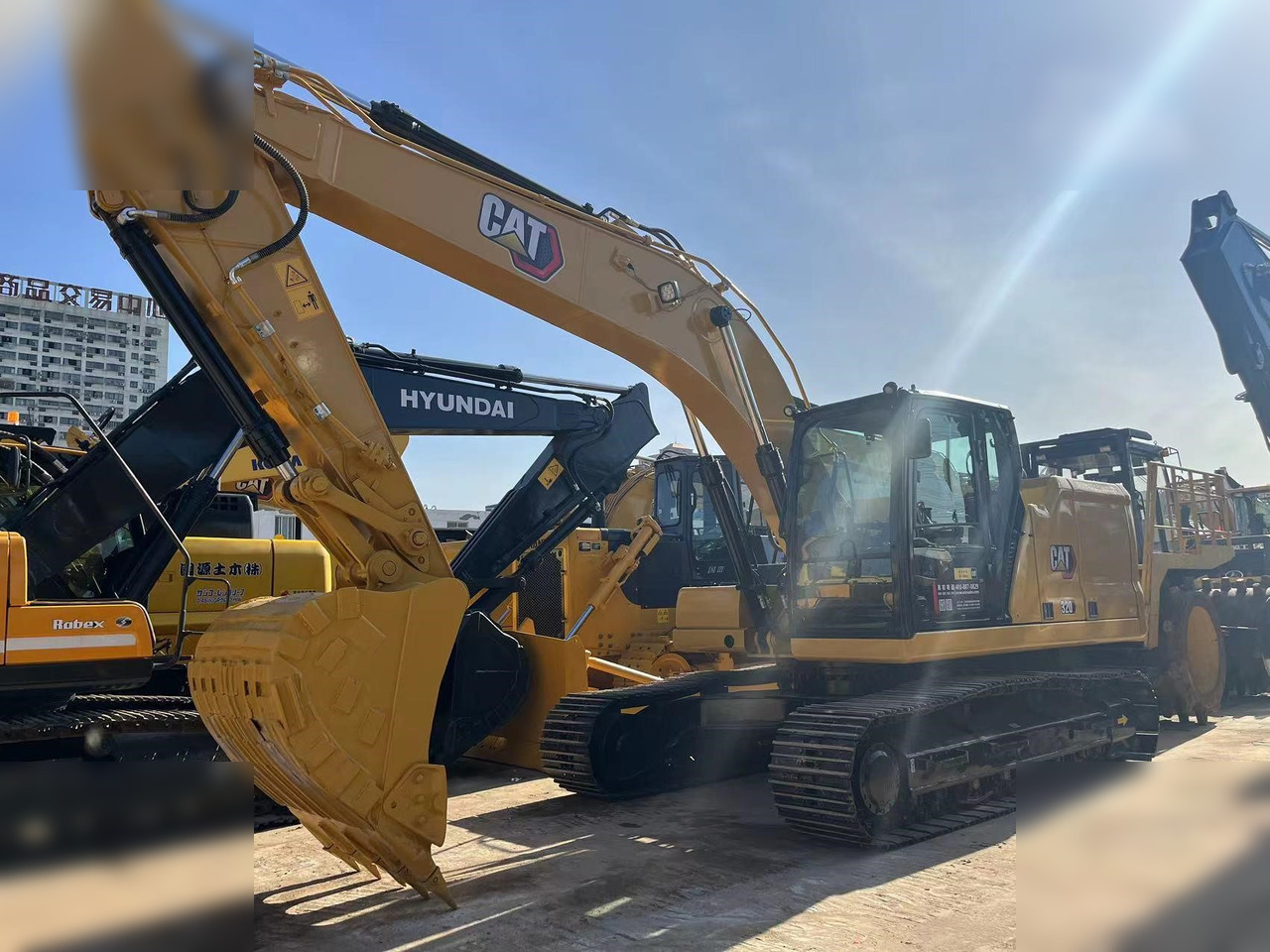 CATERPILLAR 320 - Crawler excavator: picture 2 CATERPILLAR 320 - Crawler excavator: picture 2