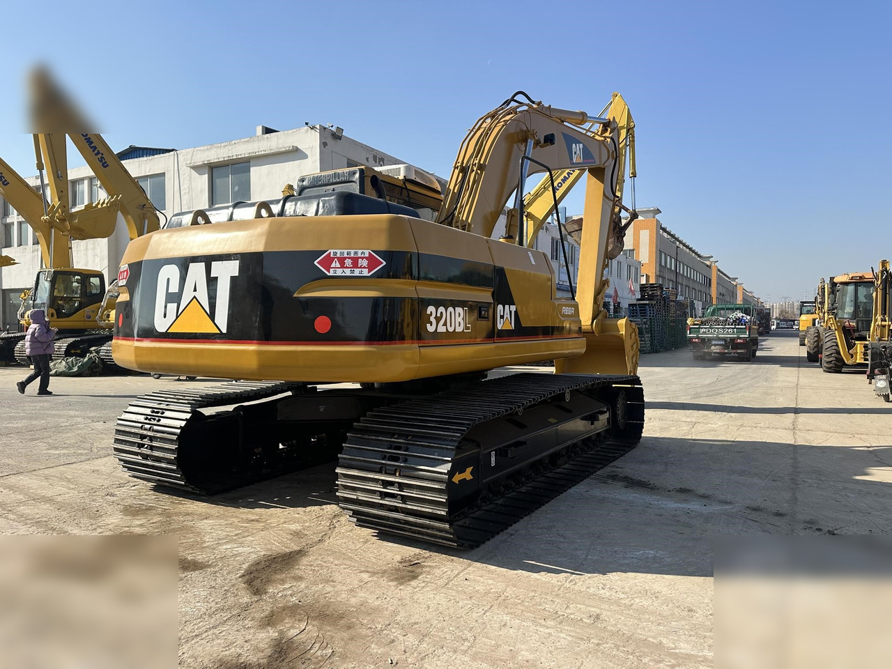 CATERPILLAR 320BL - Crawler excavator: picture 3 CATERPILLAR 320BL - Crawler excavator: picture 3