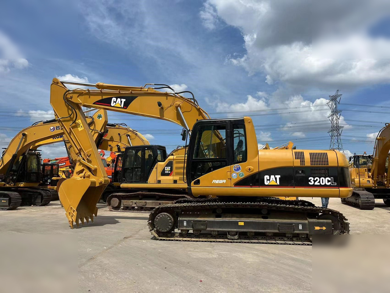 CATERPILLAR 320CL - Crawler excavator: picture 1 CATERPILLAR 320CL - Crawler excavator: picture 1