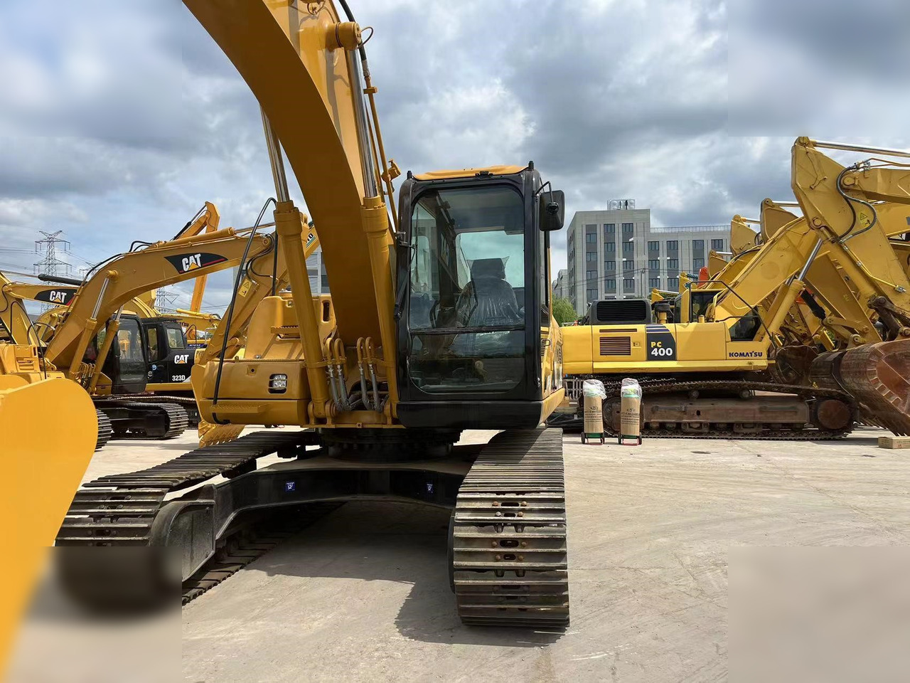 CATERPILLAR 320CL - Crawler excavator: picture 4 CATERPILLAR 320CL - Crawler excavator: picture 4