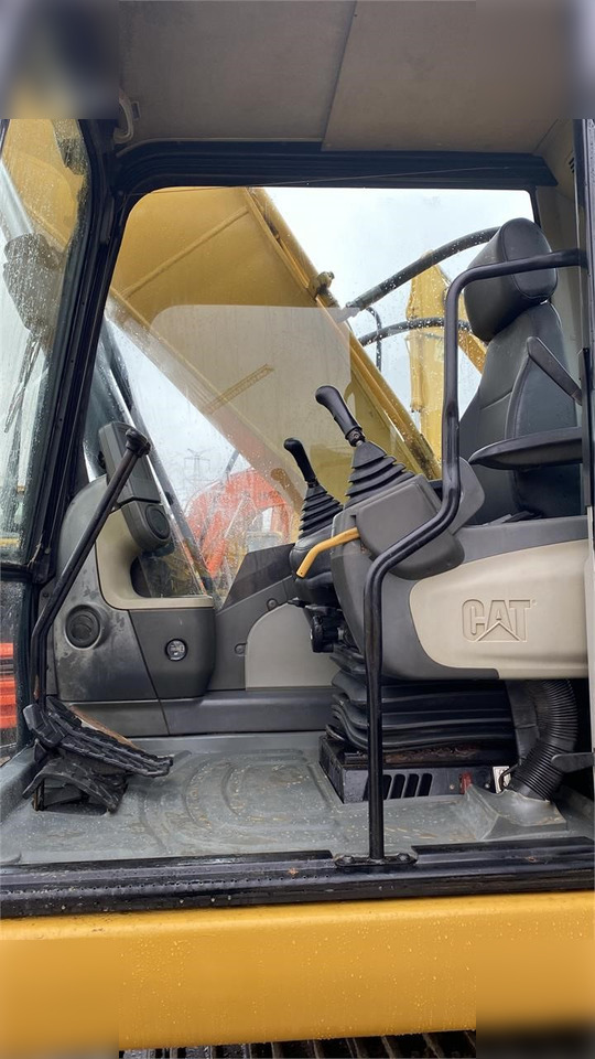 CATERPILLAR 320D - Crawler excavator: picture 4 CATERPILLAR 320D - Crawler excavator: picture 4