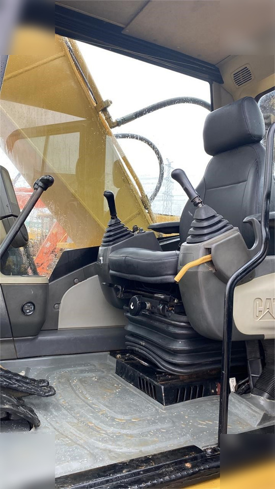 Crawler excavator CATERPILLAR 320D: picture 6 Crawler excavator CATERPILLAR 320D: picture 6