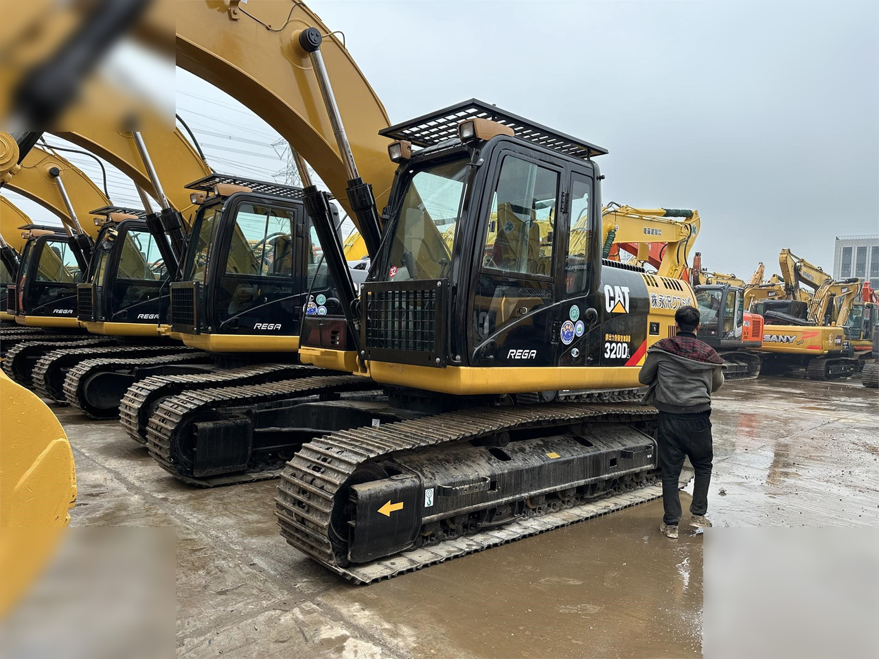 CATERPILLAR 320DL - Crawler excavator: picture 3 CATERPILLAR 320DL - Crawler excavator: picture 3