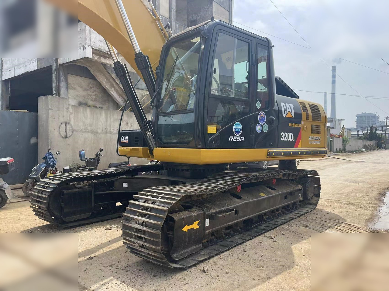 CATERPILLAR 320DL - Crawler excavator: picture 3 CATERPILLAR 320DL - Crawler excavator: picture 3