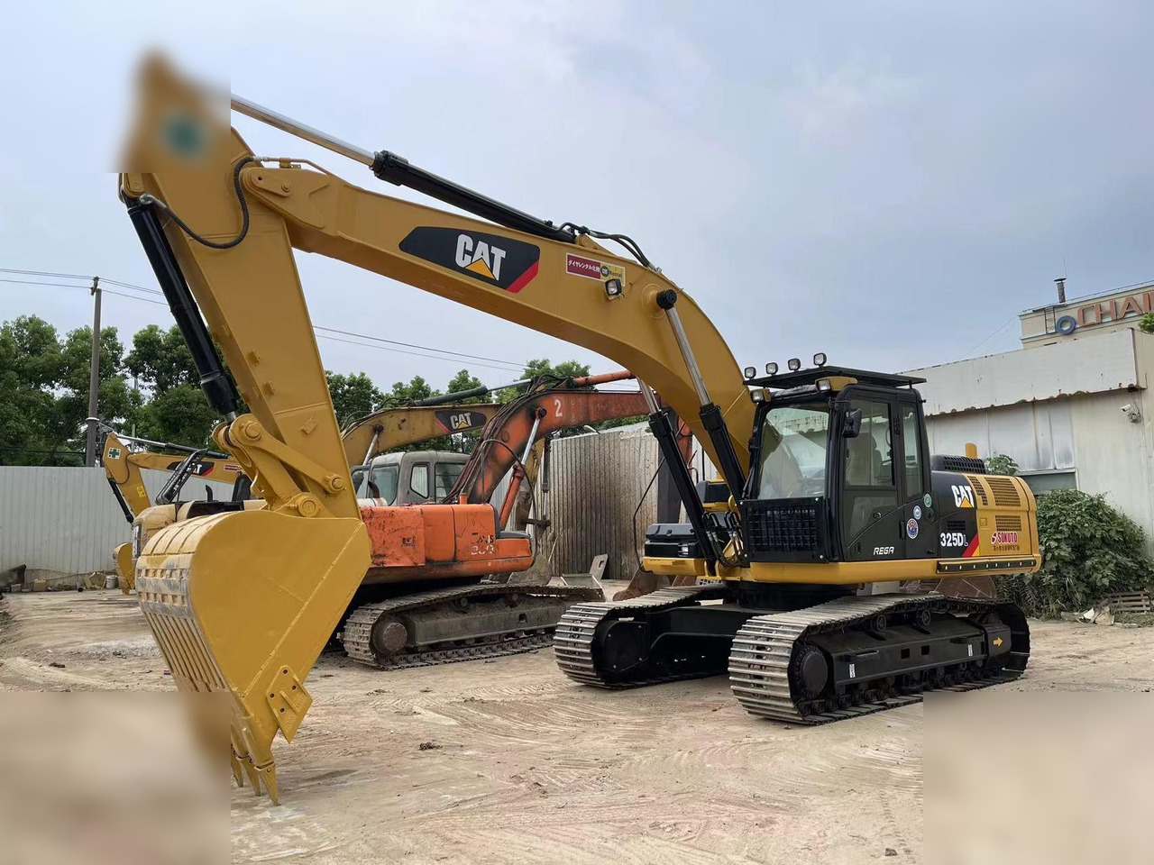 CATERPILLAR 325DL - Crawler excavator: picture 2 CATERPILLAR 325DL - Crawler excavator: picture 2